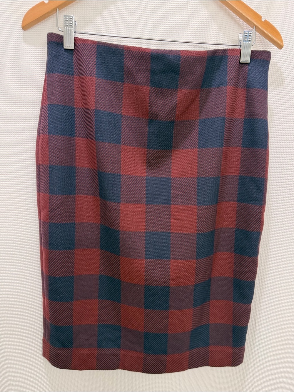 Ann Taylor Burgundy and Navy Plaid Pencil Skirt - Picture 3 of 8